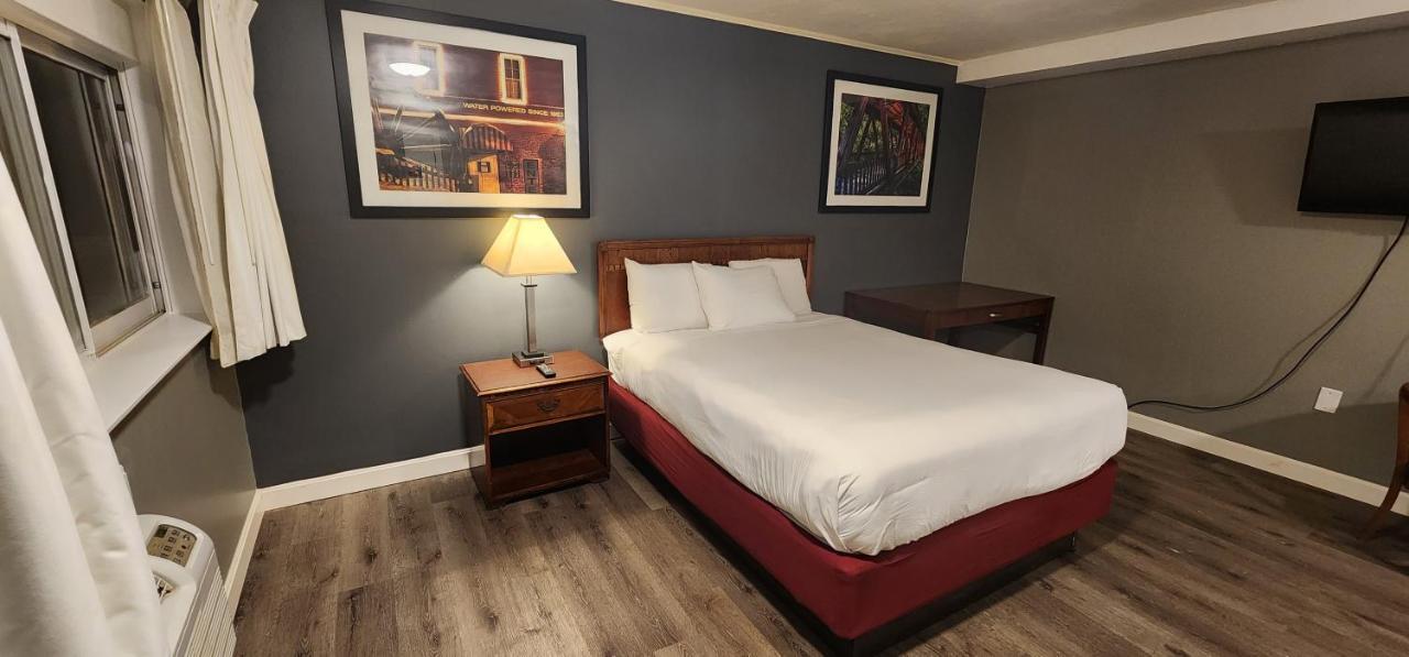 Nashoba Valley Inn & Suites Ayer Zewnętrze zdjęcie