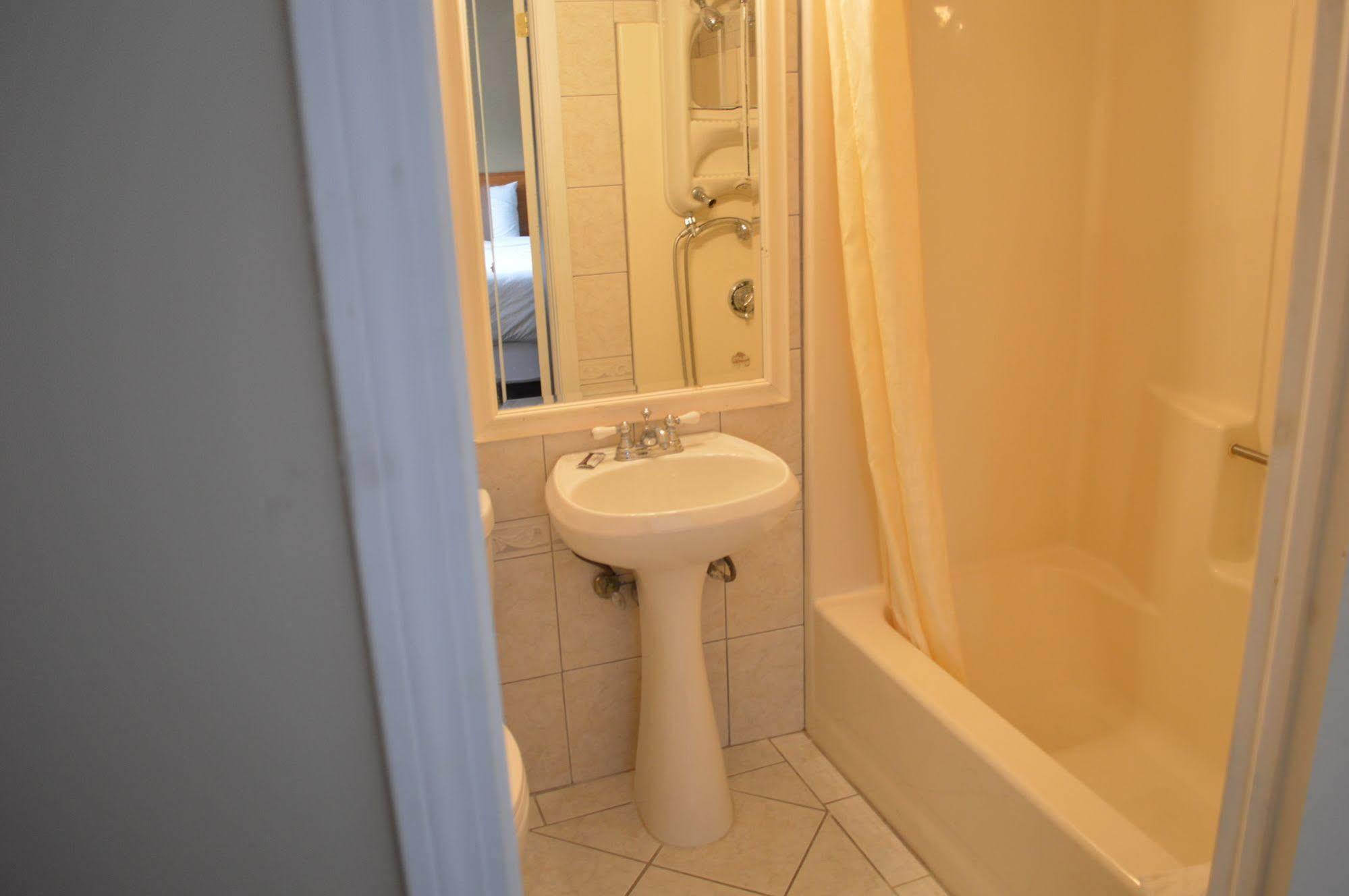 Nashoba Valley Inn & Suites Ayer Zewnętrze zdjęcie