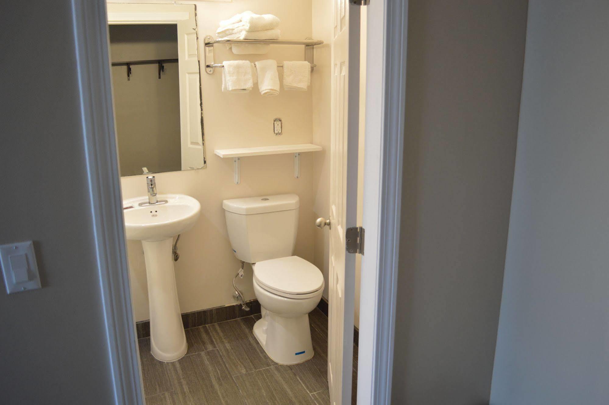 Nashoba Valley Inn & Suites Ayer Zewnętrze zdjęcie